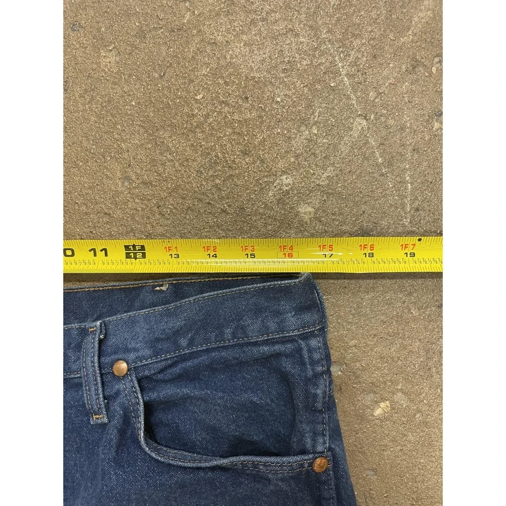 Wrangler‎ 938PWD Jeans Mens 34x30 Medium Wash Blue Denim Straight Leg Zip Fly